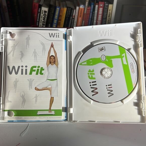 Wii Fit Game for Nintendo Wii - Picture 3 of 6